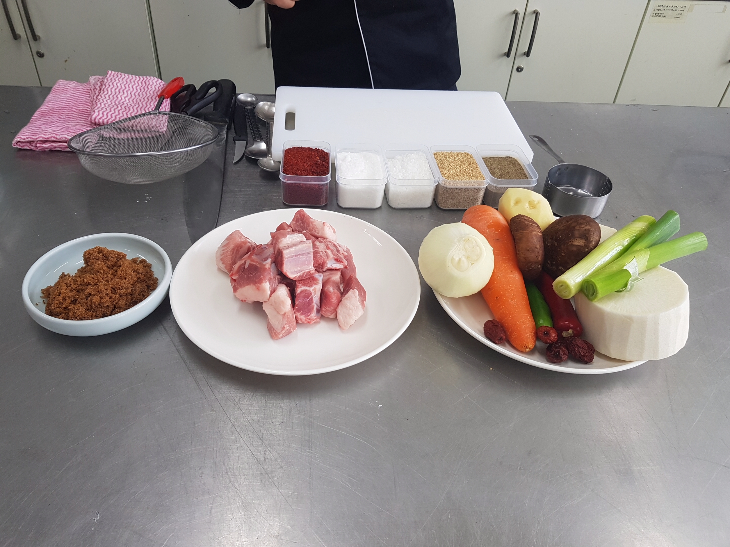 ﻿기초한식조리 실습(돼지갈비찜)